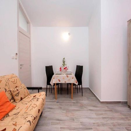 Pleasant Oriana Apartment Near The Sea-Пула Екстер'єр фото